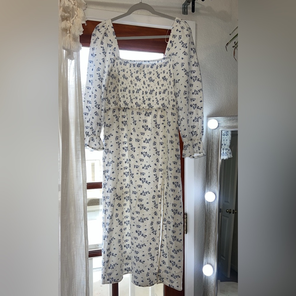 House of Harlow 1960 Blue and White Floral Long Sleeve Dress